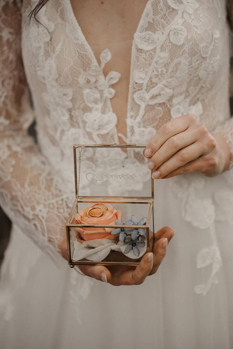 ELEGANTES ELOPEMENT IM WALD von Patricia Hamann