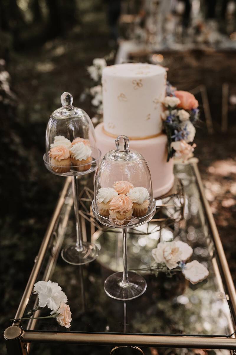 ELEGANTES ELOPEMENT IM WALD von Patricia Hamann