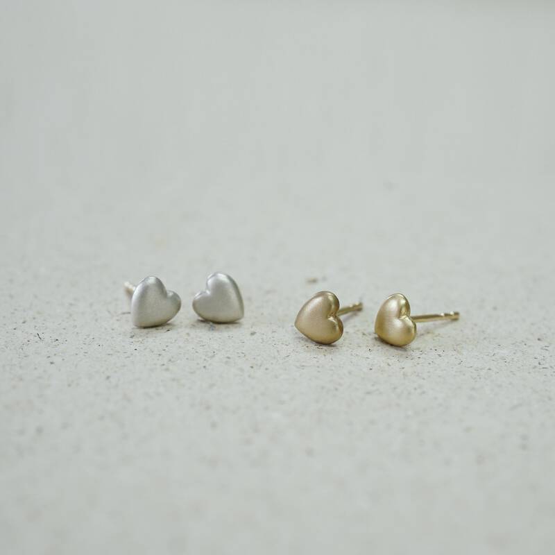 FINGERGLÜCK - Ohrschmuck kleines Herz in Gold