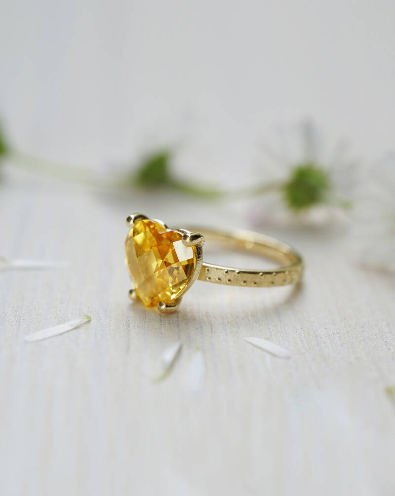 FINGERGLÜCK – Verlobungsring mit gelbem Herz FINGERGLÜCK – Verlobungsring mit gelbem Herz